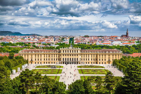 Vienna: Schönbrunn Palace and its enchanting gardens - guided tour