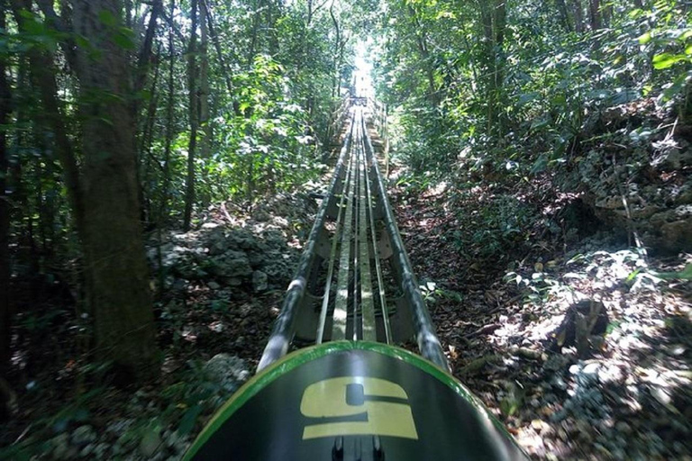 Tour della Foresta Pluviale in Bobsled Mystic Mountain fr Montego BayBob mistico della montagna Ocho Rios