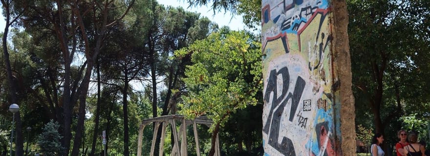 Les yeux de Tirana : le côté communiste et le centre historique