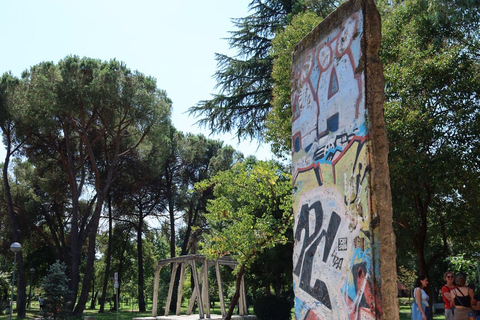 地拉那共产主义遗迹和历史中心之旅地拉那共产主义与历史中心之眼