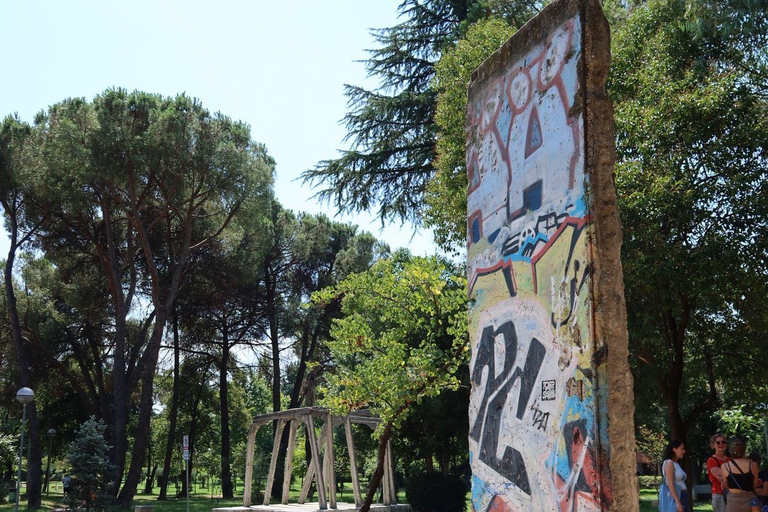 地拉那共产主义遗迹和历史中心之旅地拉那共产主义与历史中心之眼