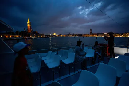 Chioggia-Venedig: Tag&Nacht Bootstransfer Hin- und Rücktransfer oder ...