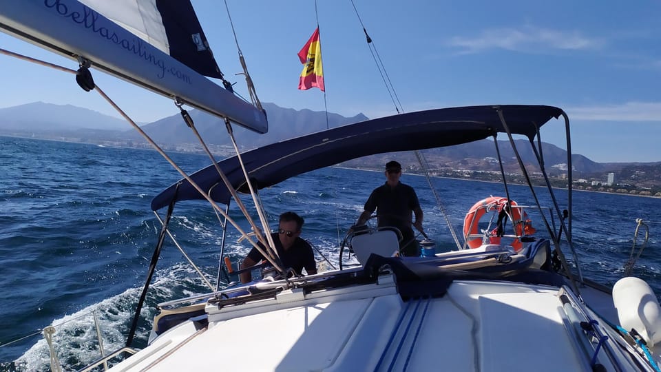 Excursi N Privada En Velero De Horas Getyourguide