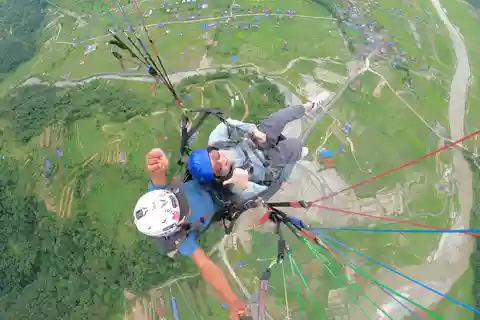 Pokhara: Esperienza di parapendio con trasferimenti in hotel
