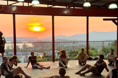 Krabi: Beginner Muay Thai Experience at Khunsuek Muay Thai Afternoon Class (16:00–17:30)