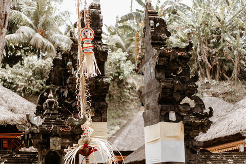 Ubud: Purificazione dell&#039;acqua a Pura Mengening (Tutto incluso)L&#039;esperienza di gruppo si incontra al tempio