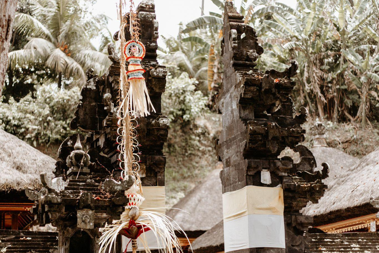 Ubud: Water Purification at Pura Mengening (All included) Group Experience meet at the temple