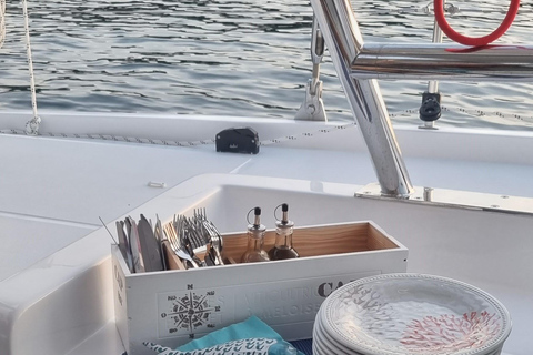 Villeneuve-Loubet: Small group catamaran day cruise Villeneuve-Loubet: Catamaran sunset cruise for small groups