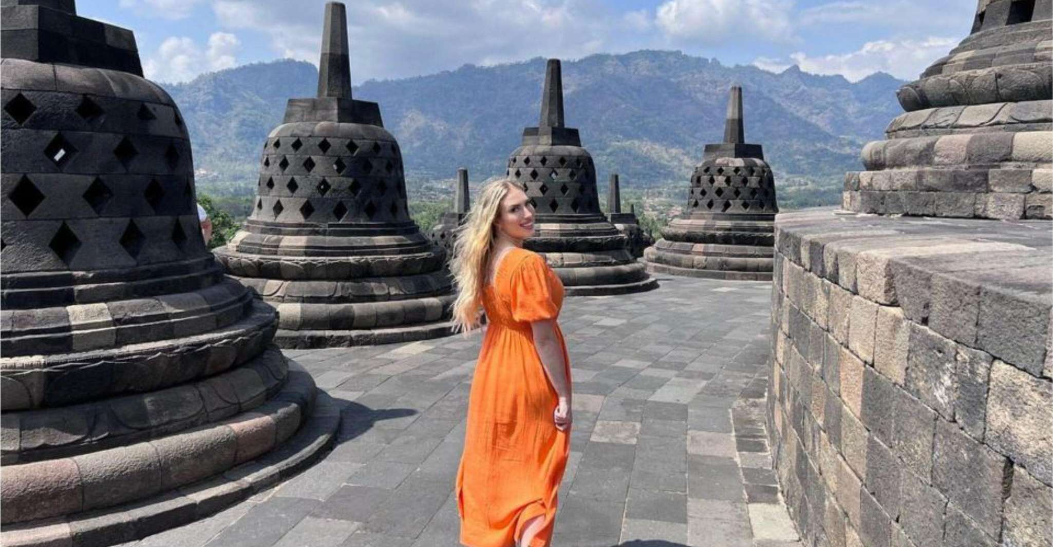 Yogyakarta, Borobudur Climb-up & Prambanan Temple Day Tour - Housity