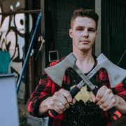 Riga: Axt- und Messerwerfen