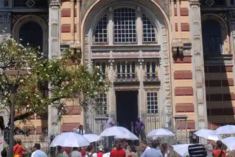 The most beautiful monuments in downtown Fort de France by Vélotaxi