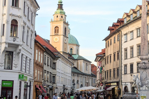 Ljubljana: Romantische Oude Stad Ontdekkingstocht met gids