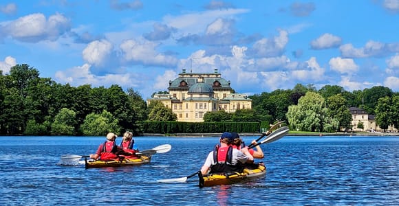 Stockholm: Geführte Kajaktour zum Königsschloss Drottningholm