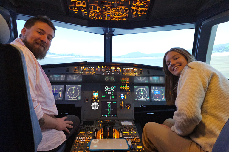 Flylounge: Ticket for a flying experience in an immersive flight simulator Flylounge: 60-minute immersive flight simulator ticket + 5-minute drone demo