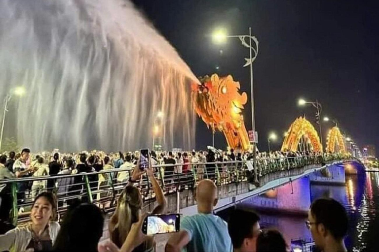 Tour serale della città di DaNang con scooter e Han CruiseTour serale della città di DaNang in scooter - Cavaliere di Aodai e crociera di Han