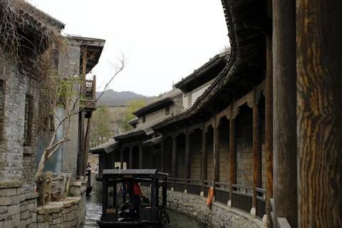 Beijing: Gubei Water Town & Simatai Great Wall Tour