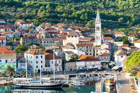 Makarska: 3-Island Speedboat Tour with Cave and Blue Lagoon Tour with Pick-up