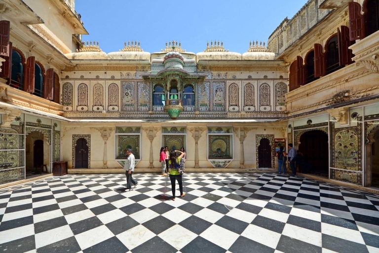 From Delhi: 6-Day Golden Triangle and Udaipur Private Tour Private Tour with All Flights and 4 Star Accommodation