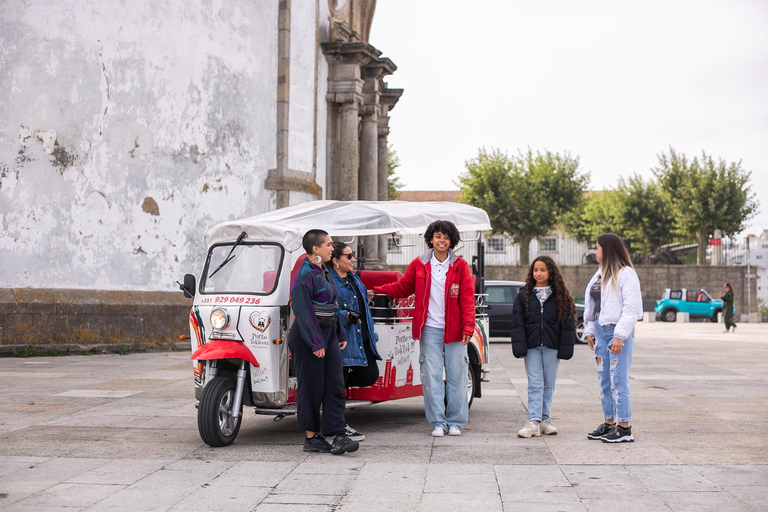 Porto: storia e viste incredibili in Tuk TukPorto: Tour in Tuk Tuk 3h