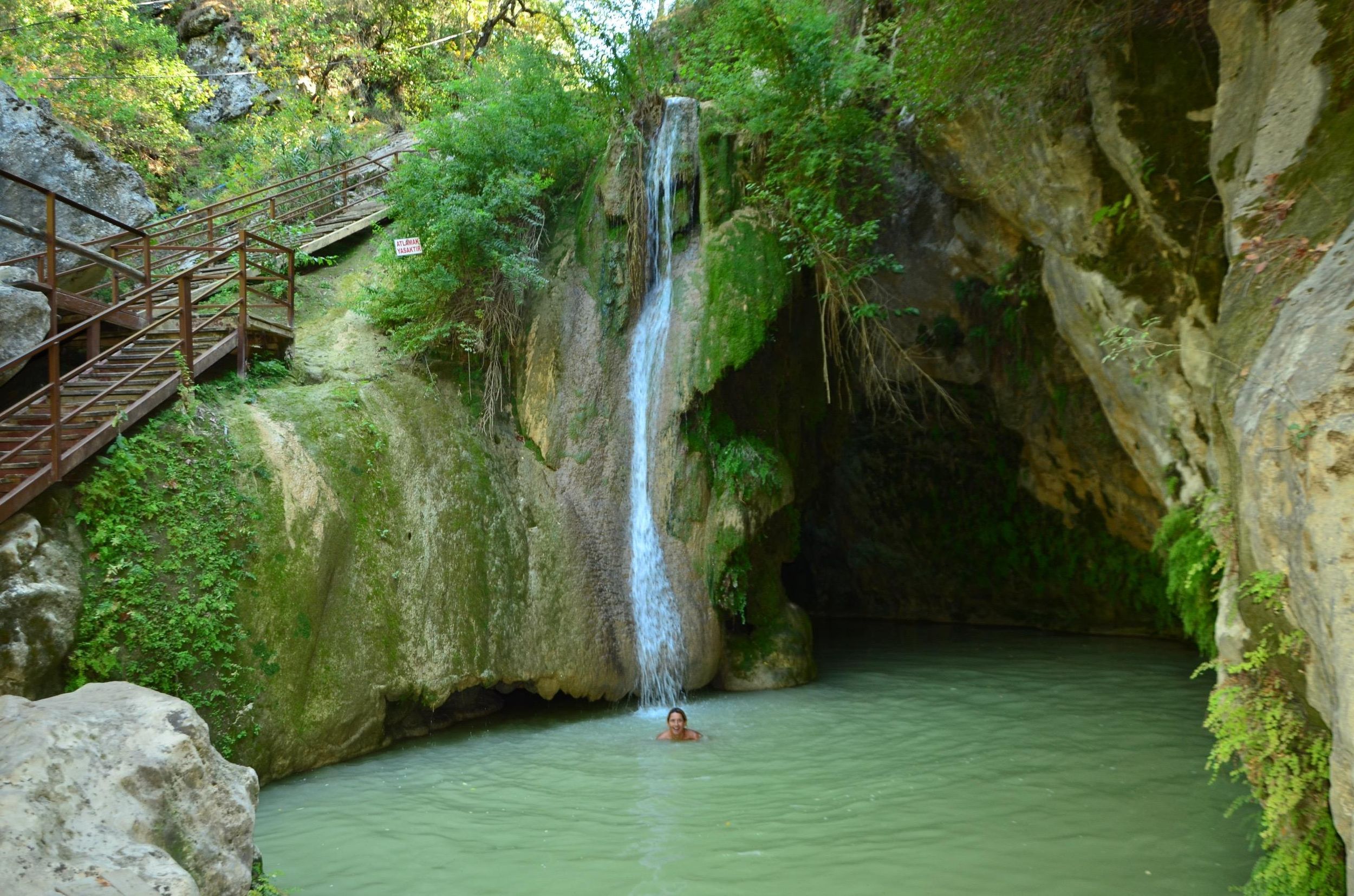 Side: Tour zum verborgenen Paradies und zu den Wasserfällen mit Mittagessen