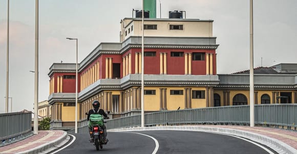Bentota To Colombo Transfer With City Tour + Train Ride