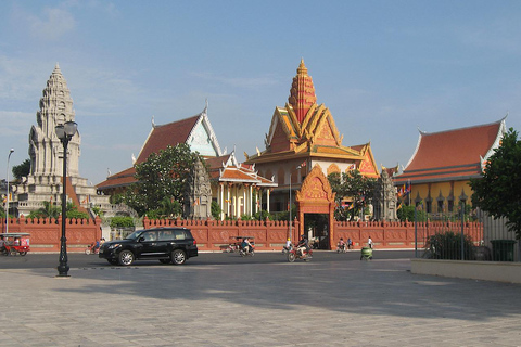 Phnom Penh: 10 Iconic Evening City Highlights by Tuk-Tuk