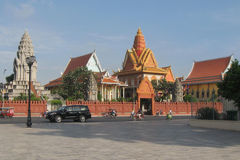 Phnom Penh: 10 Iconic Evening City Highlights by Tuk-Tuk