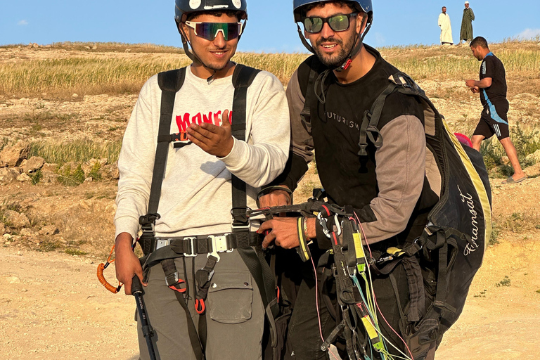 Avventura a Marrakech: parapendio, giro in cammello e colazione