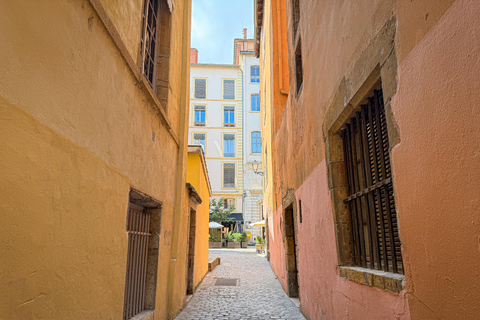 Guided walk from Old Lyon to the Presqu'île with a guide Guided walking tour from Old Lyon to the Presqu'île district with a guide
