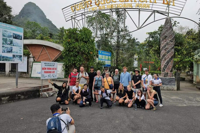 2-tägige Ha Long Bay Island Cruise Tour mit einem 3-Sterne-Kreuzfahrtschiff