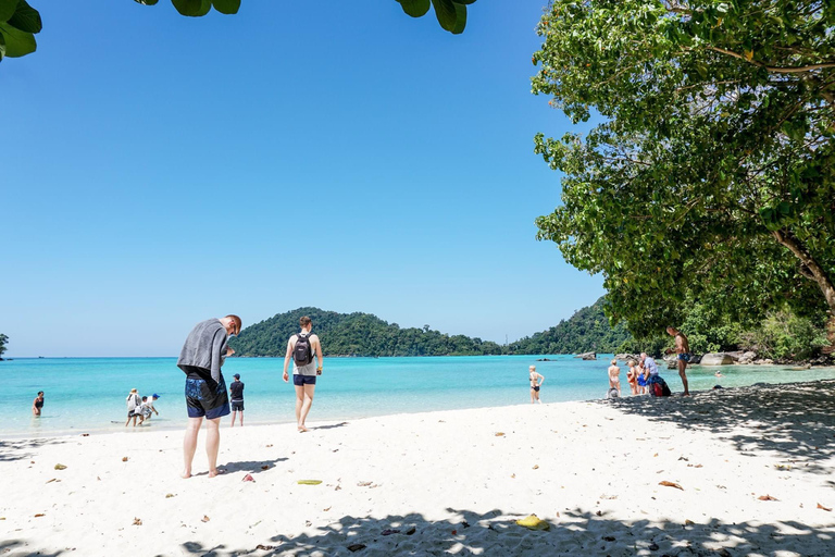 Khao Lak : Excursion de plongée en apnée dans les îles Surin avec le village Moken