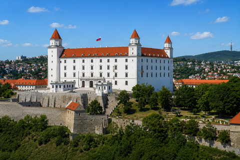 Slovakia: Full-Day Castle and Wine Tour with Lunch