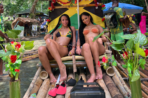 Rafting em bambu com massagem nos pés de calcário em Montego Bay