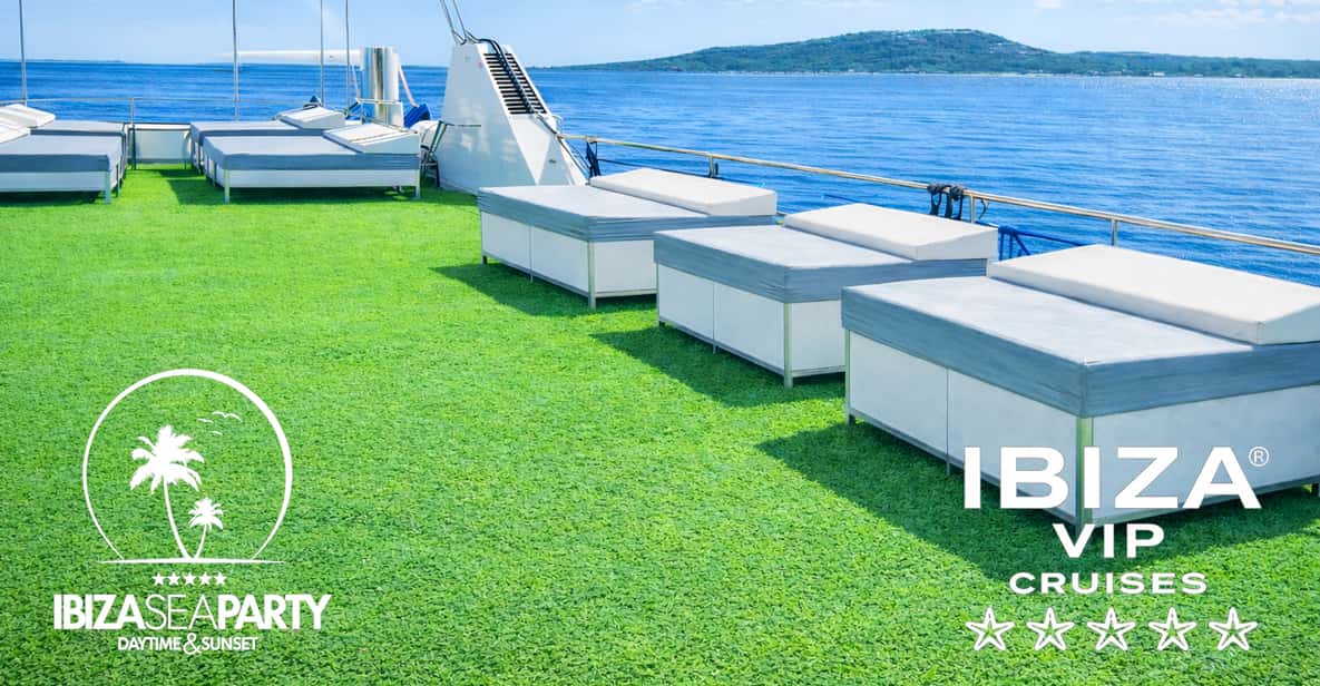Afbeelding 13 van Ibiza: VIP-feest op een catamaran met DJ, open bar, paella en discotheken