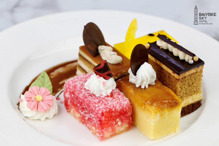 Bangkok : Baiyoke Sky Lunch 82nd Floor Crystal Grill Buffet