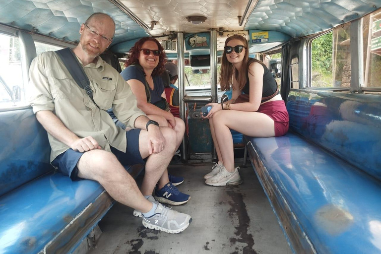 Manila: tour gastronomico di strada e giro in jeepney e triciclo localeManila: tour gastronomico e giro in jeepney e triciclo locali