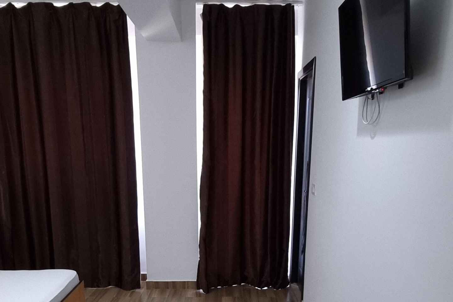 Eforie Nord: Blue Sky Hotel Accommodation with Breakfast