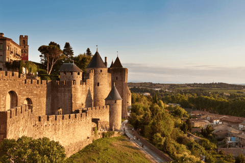 Carcassonne: Solex ride with guide and French-style brunch Carcassonne: Solex tour with guide and French brunch