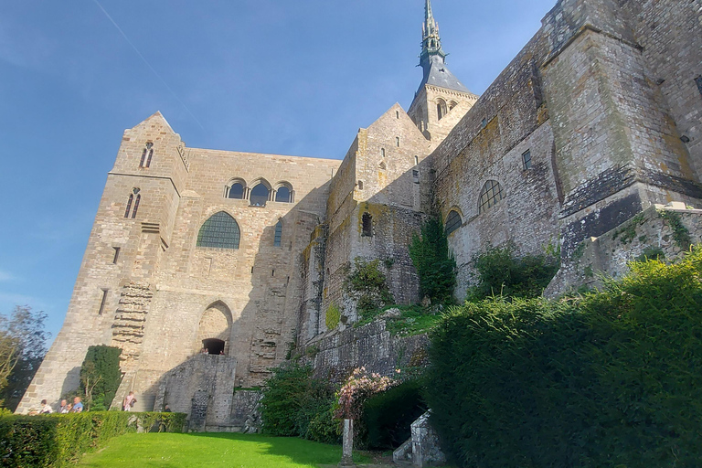 Mont Saint-Michel - Excursion d&#039;une journée en van de luxe 7 personnes au départ de Paris