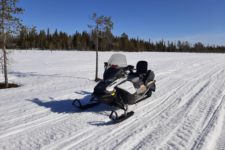 Levi: Photo Snowmobile Tour & Campfire Break