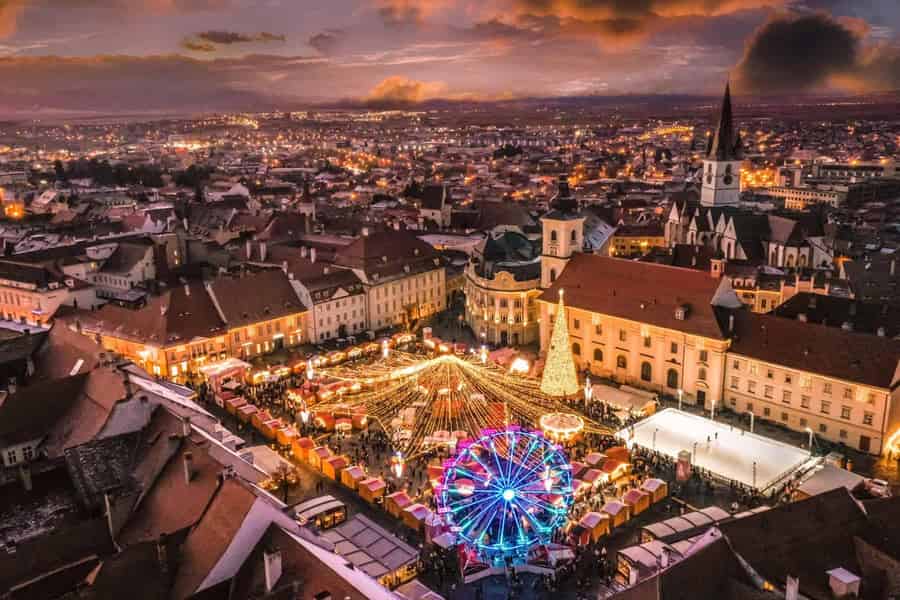 1 Tagestour von Bukarest zum Weihnachtsmarkt in Sibiu. Foto: GetYourGuide 1 Tagestour von Bukarest zum Weihnachtsmarkt in Sibiu. Foto: GetYourGuide