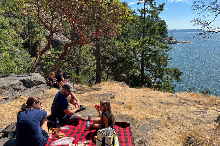 Vancouver: Lighthouse Park HikeLighthouse Park Hike