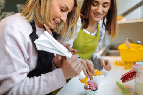 Sacramento: Fun Cupcake Decorating Class With a Local Chef