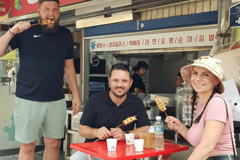 Seul: Tour gastronômico da Netflix no mercado de GwangjangTour em grupo com 3 degustação de comida de rua