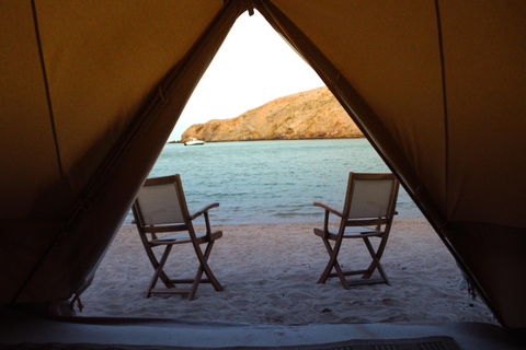 马斯喀特：迪马尼亚特群岛豪华露营