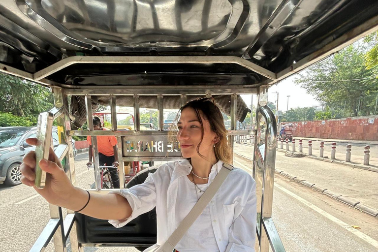 Delhi: Custom Shopping Tour Half /Full Day With Female Guide Delhi: Half-Day Trusted & Authentic Luxury Shopping Tour