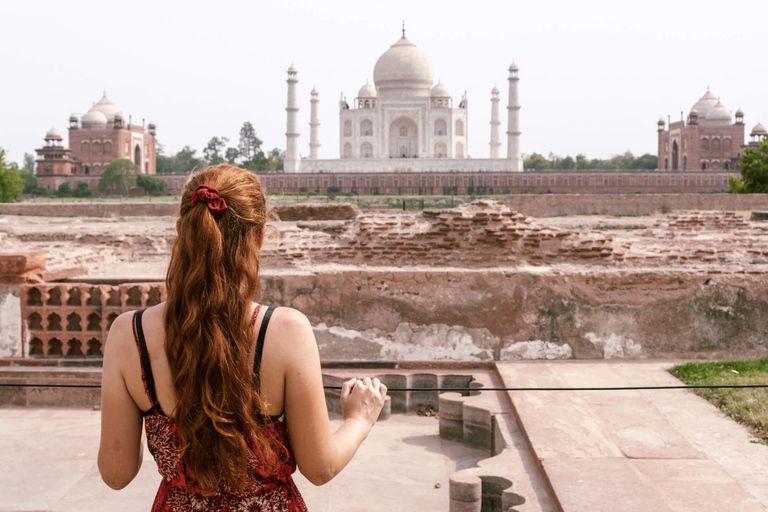 Desde Delhi: Excursión al Taj Mahal al Amanecer, Fuerte de Agra y Baby TajSólo servicio de guía - Visita sólo con guía en Agra