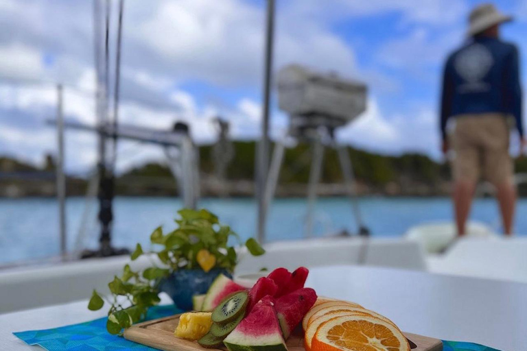 Fajardo: Catamaran Day Cruise to Palomino Island with Lunch