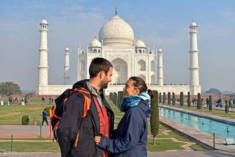 Taj Mahal Mausoleum Skip-the-Line Tour with Expert Guide From Delhi: Taj Mahal & Agra Fort Tour Car + Guide + Tickets