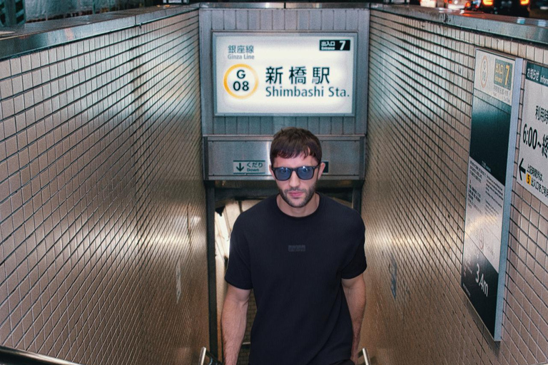 Tokyo: 1-hour private photo shoot 1-hour private photo shoot in Tokyo (solo, couples, and families welcome)